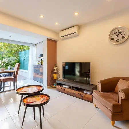 Apartment Studio Avec Belle Terrasse Cannes